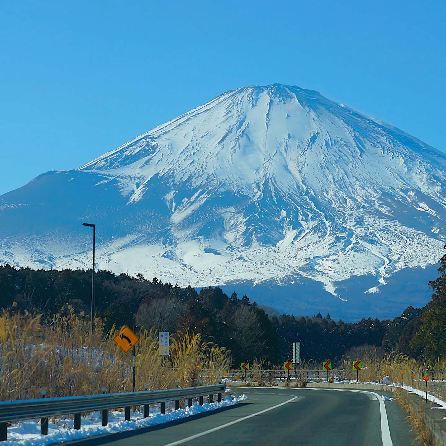 #2026年2月8日の風景 #箱根湯本駅 #雪景色 #白赤 ...